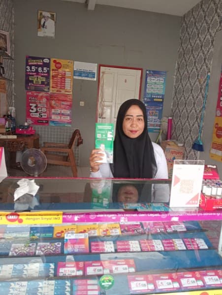 Mitra Bisadagang di tokonya (18)